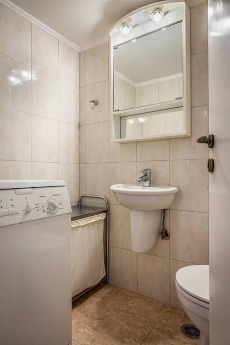 A Unique Apartment In The Historical Center-3Bds Athens Luaran gambar